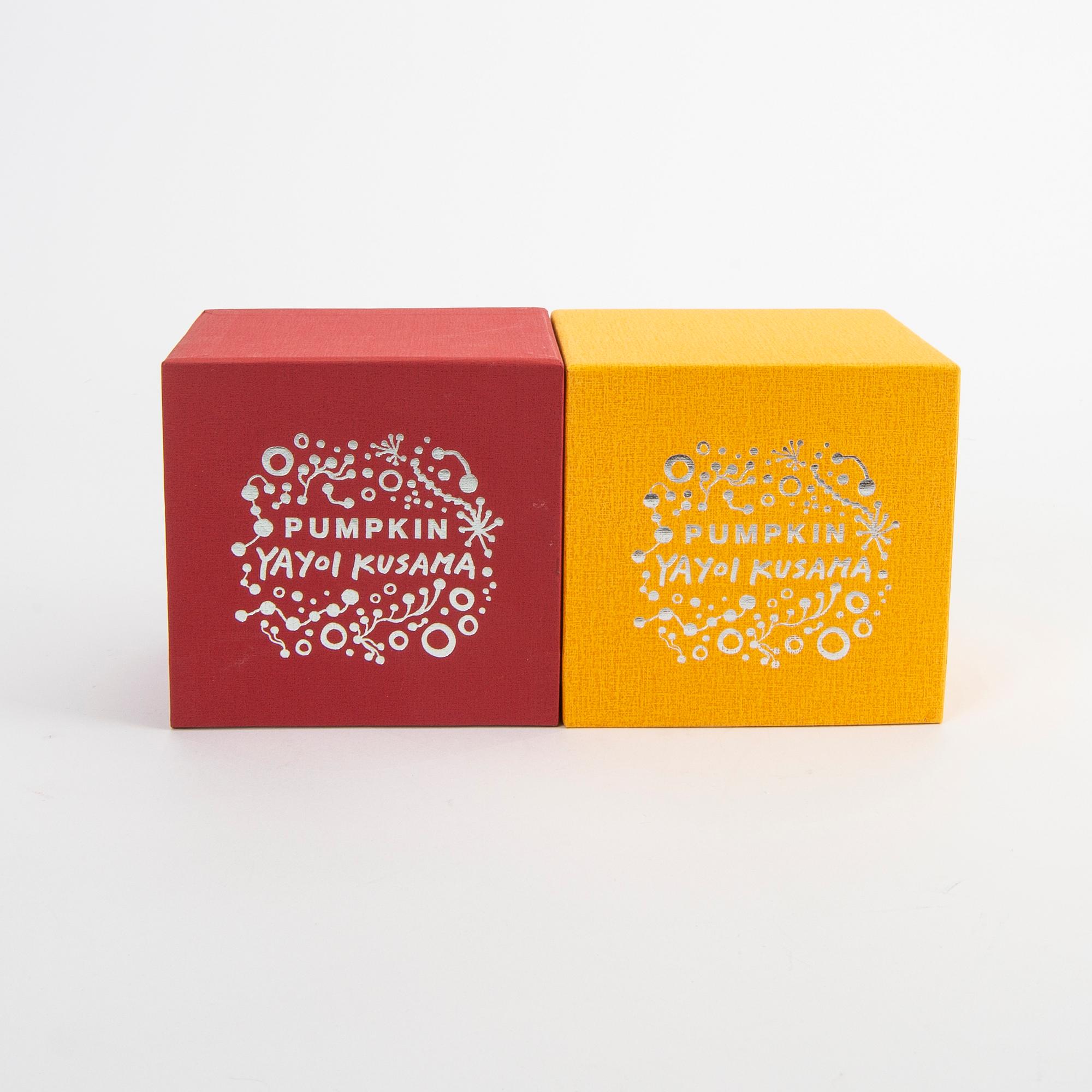 Yayoi Kusama, efter. Objekt/multipel, "Pumpkin", 2 st, utgiven av Benesse Holdings Inc., Naoshima, Japan, 2013.