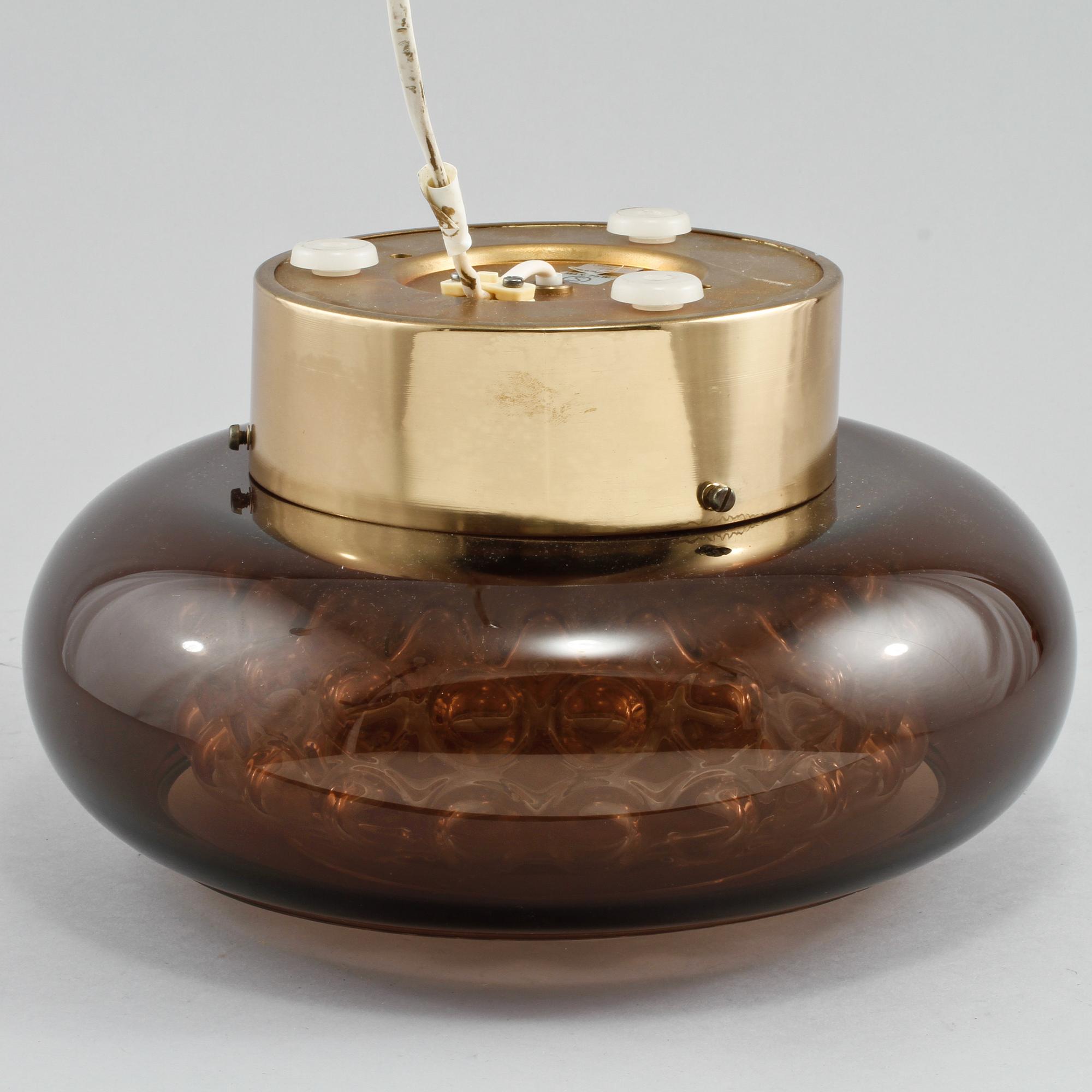 TAKLAMPA, Carl Fagerlund, Orrefors, 1900-talets andra hälft. Höjd ca 17 cm.