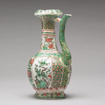 A famille verte kendi/ewer for the persian market, Qing dynasty, Kangxi (1662-1722).