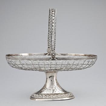 FRUKTKORG, silver, otydliga Svenska stämplar, 1800-tal. Vikt ca 536 g.