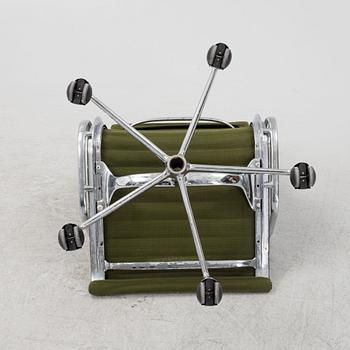Charles & Ray Eames, skrivbordsstol, "EA 117", Herman Miller.