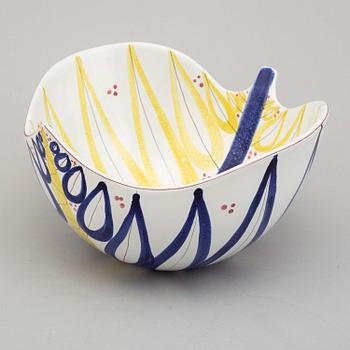 STIG LINDBERG, a faience bowl, Gustavsberg Studio, Sweden 1940-50's.