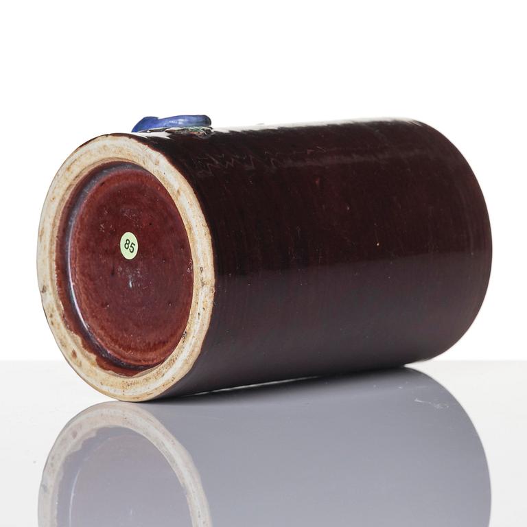 A bisquit glazed brush pot, Bitong, Qing dynasty, Kangxi (1662-1722).