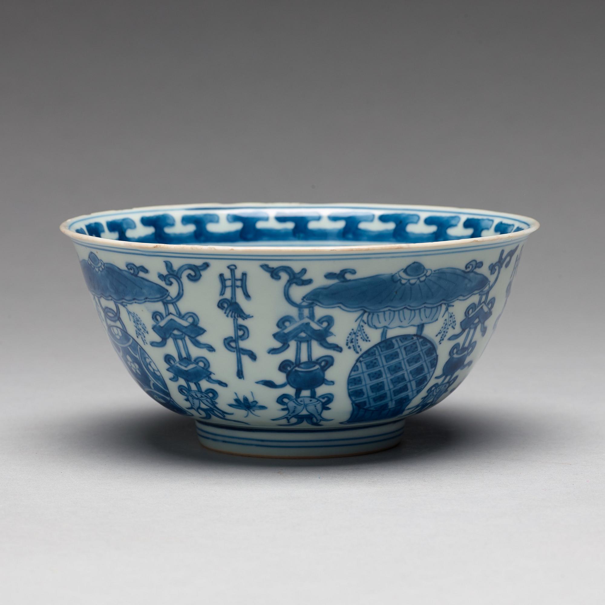 A blue and white bowl, Qing dynasty, Kangxi (1662-1722).