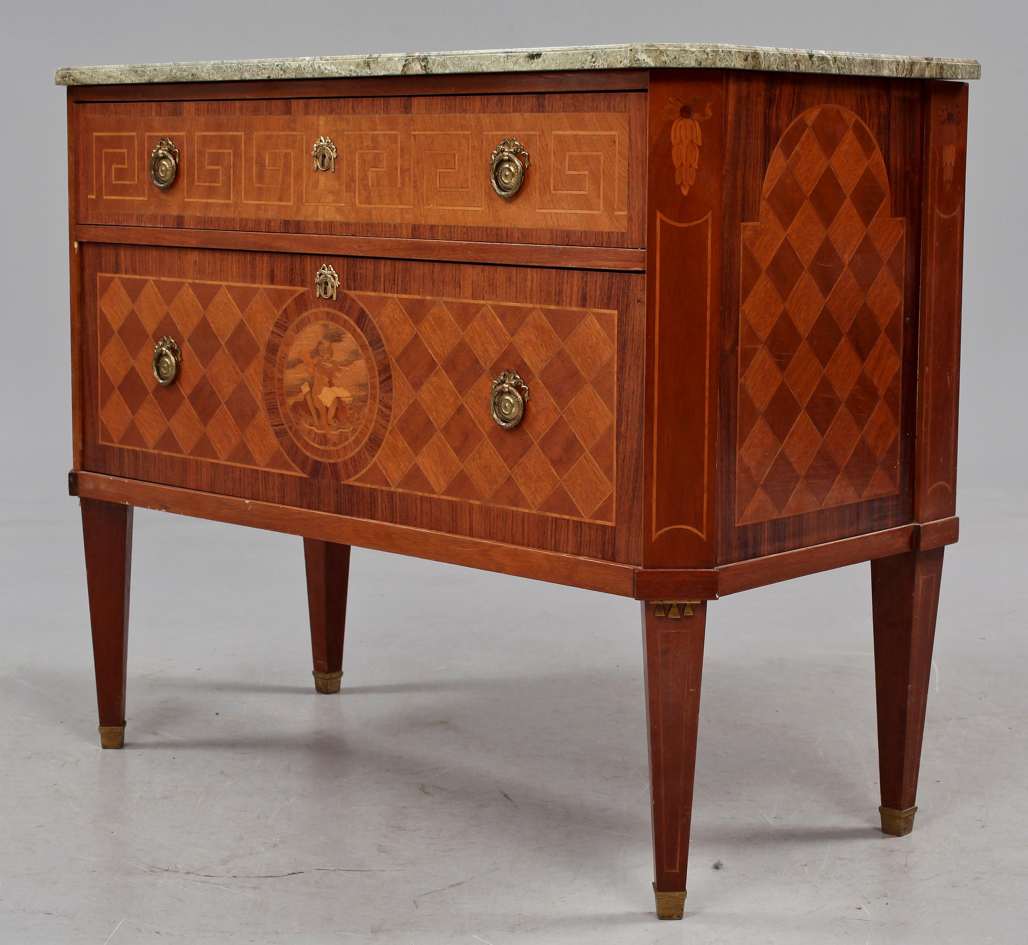 BYRÅ, gustaviansk stil, 1900-tal.