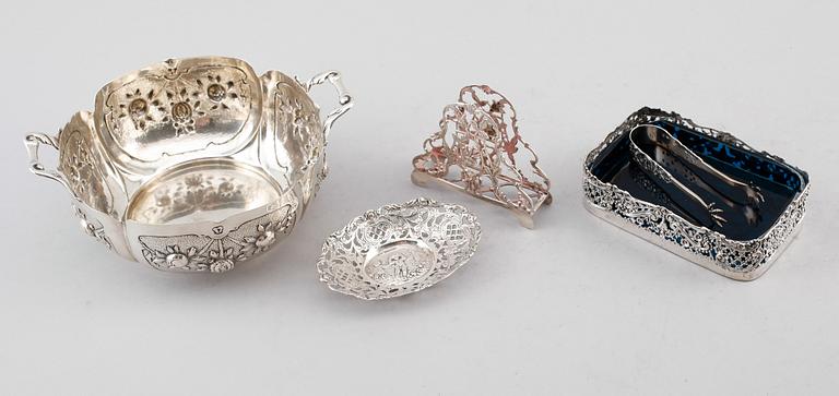 SILVERFÖREMÅL, 5 delar, 1900-tal. Vikt ca 396 gram.