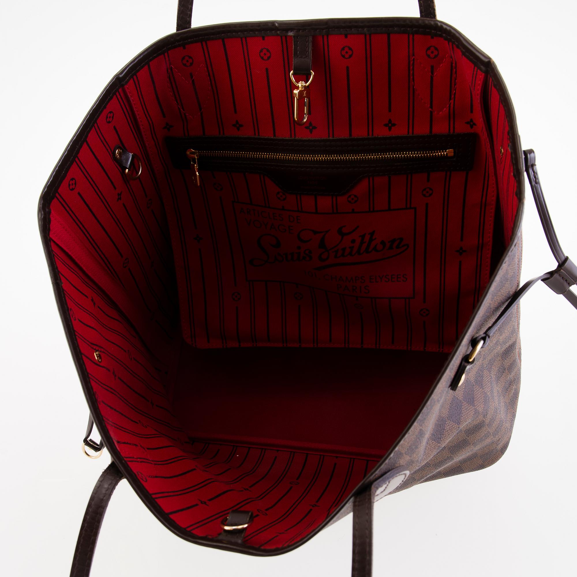 LOUIS VUITTON Neverfull MM Damier Bag.