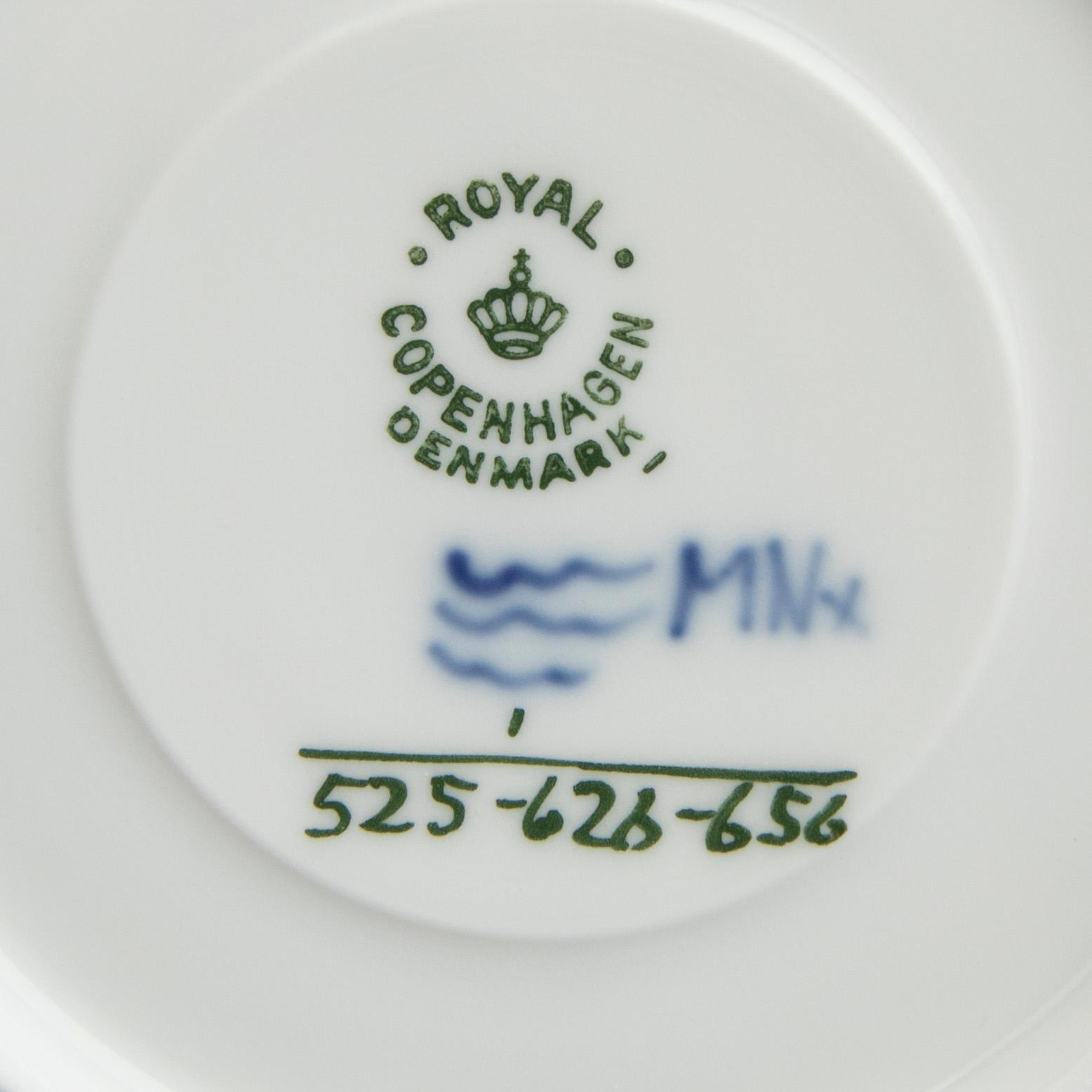 Royal Copenhagen, tea cups with saucers, a pair, porcelain, "Musselmalet", Denmark.