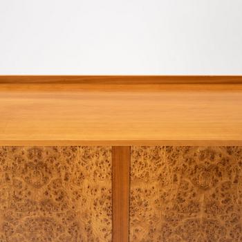 Josef Frank, a model 2135 cabinet, Firma Svenskt Tenn, post 1985.
