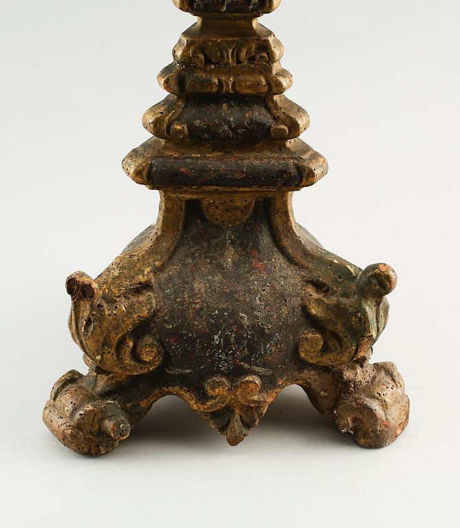 GOLVLJUSSTAKE, skuret trä, 1600/1700-tal.