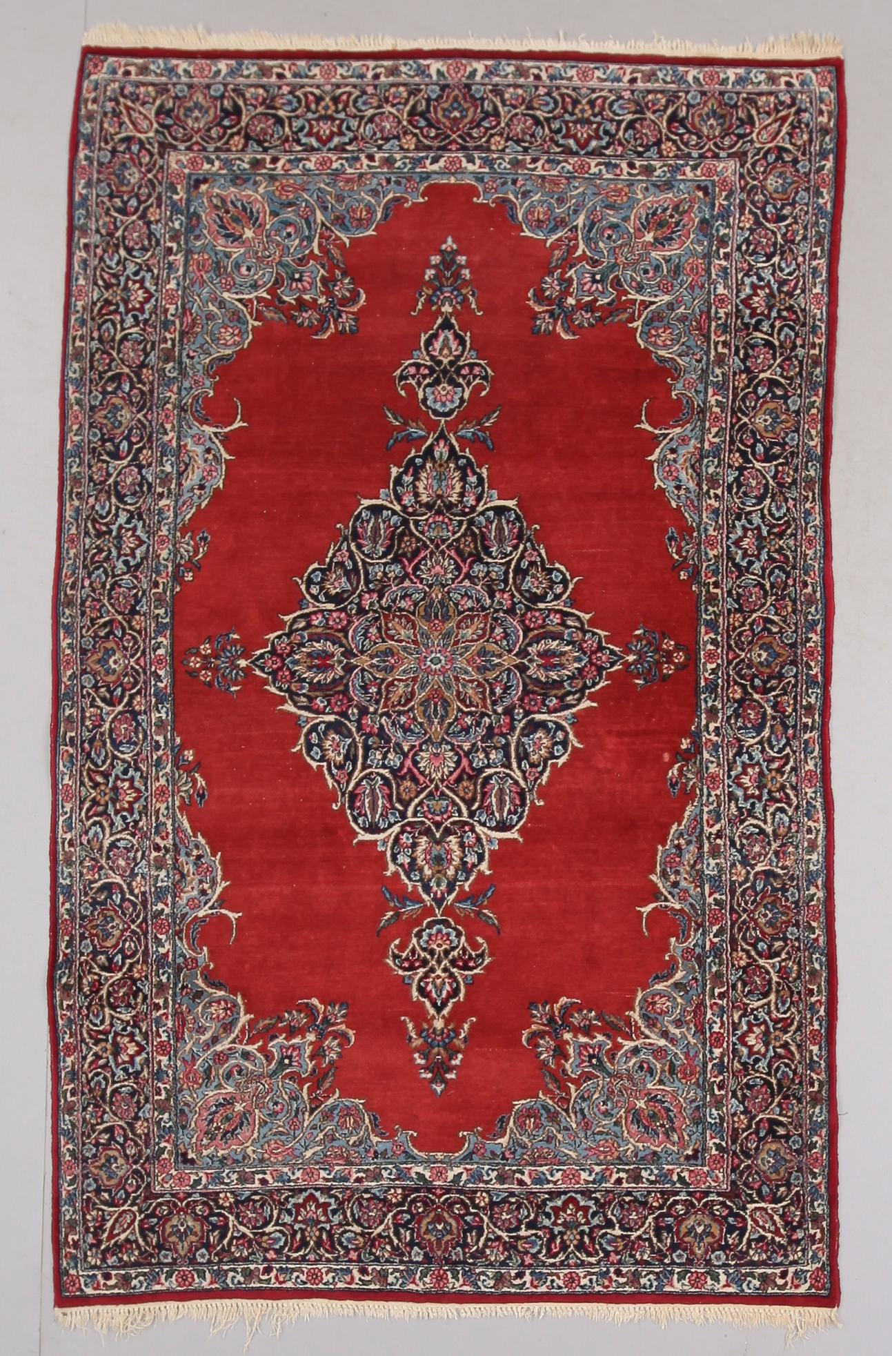 MATTA, orient, ca 230 x 142 cm.
