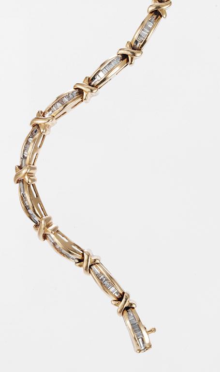 BRACELET, set with baguette cut diamonds, app. tot. 2 cts.