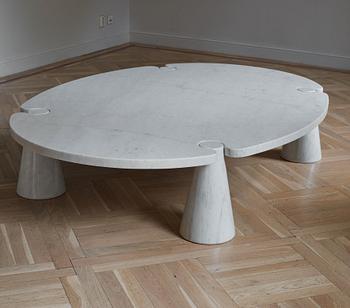 Angelo Mangiarotti, a carrara marble "Eros" sofa table for Skipper, Italy 1970-80's.