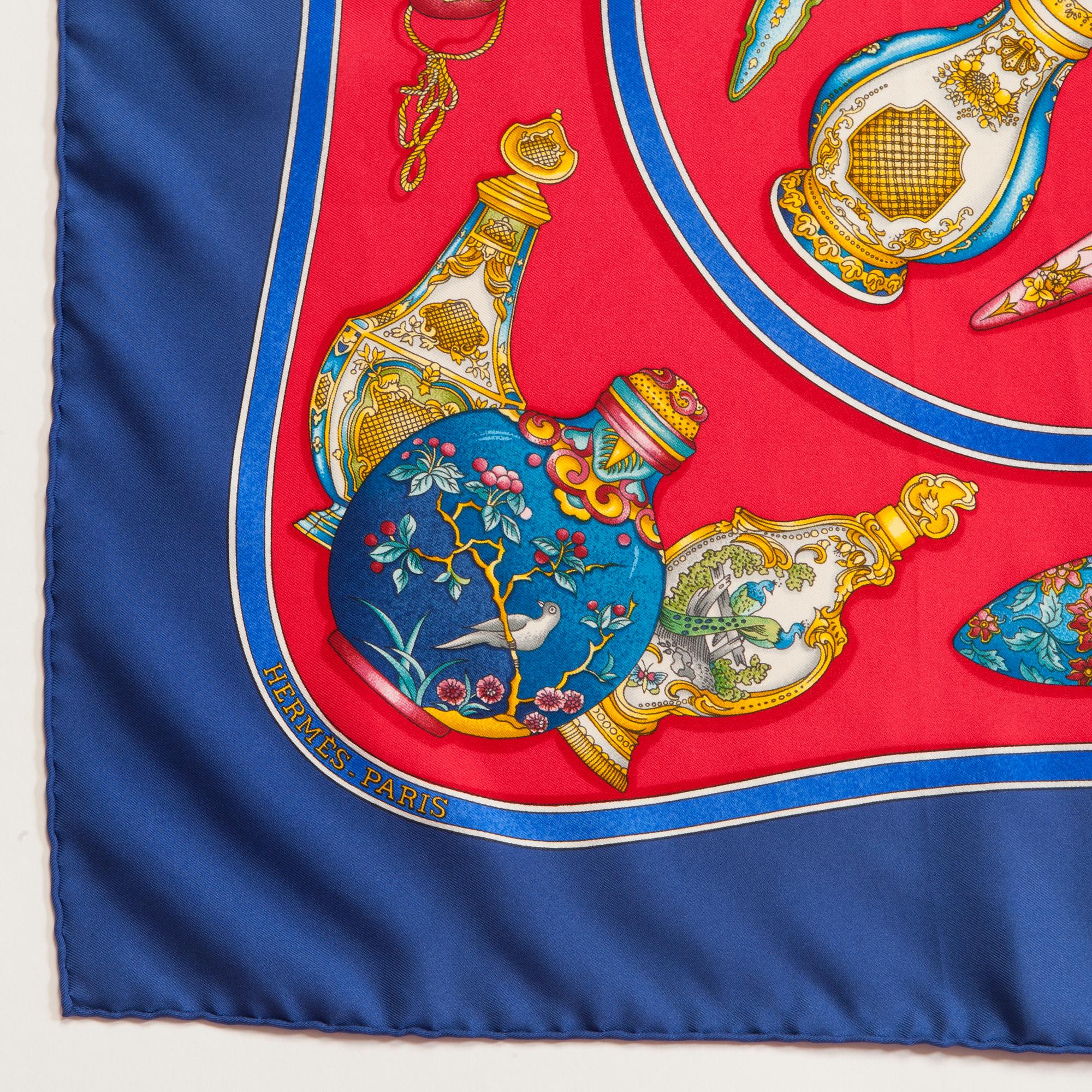 SCARF, "Qu'importe le flacon", Hermès.