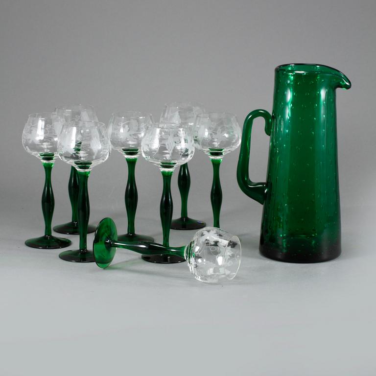 KARAFF samt REMMARE, 8 st, glas, Kosta, 1900-tal.