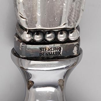 Georg Jensen, Kastikekauhoja, pari "Dronning/Acanthus", ja pullonavaaja, "Konge/Achorn" sterlinghopeaa, vuoden 1945 jälkeen.