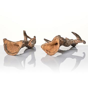 Figuriner, två stycken, lergods. Västra Han dynastin (206 f.Kr.-220 e.Kr).