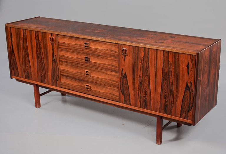 SIDEBOARD, 1900-talets tredje kvartal.