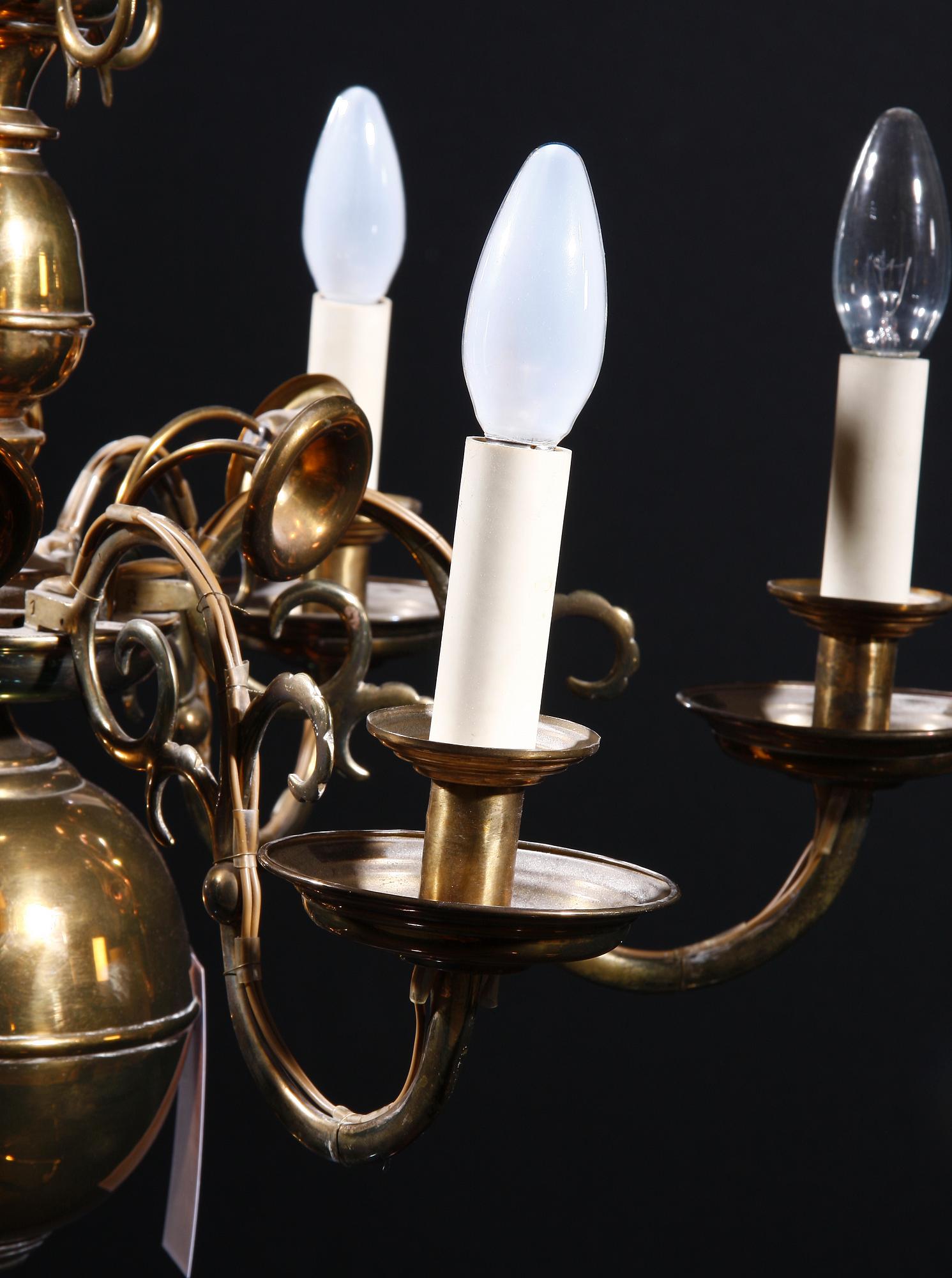 LJUSKRONA, mässing, barockstil, 1900-talets första hälft. H 57.