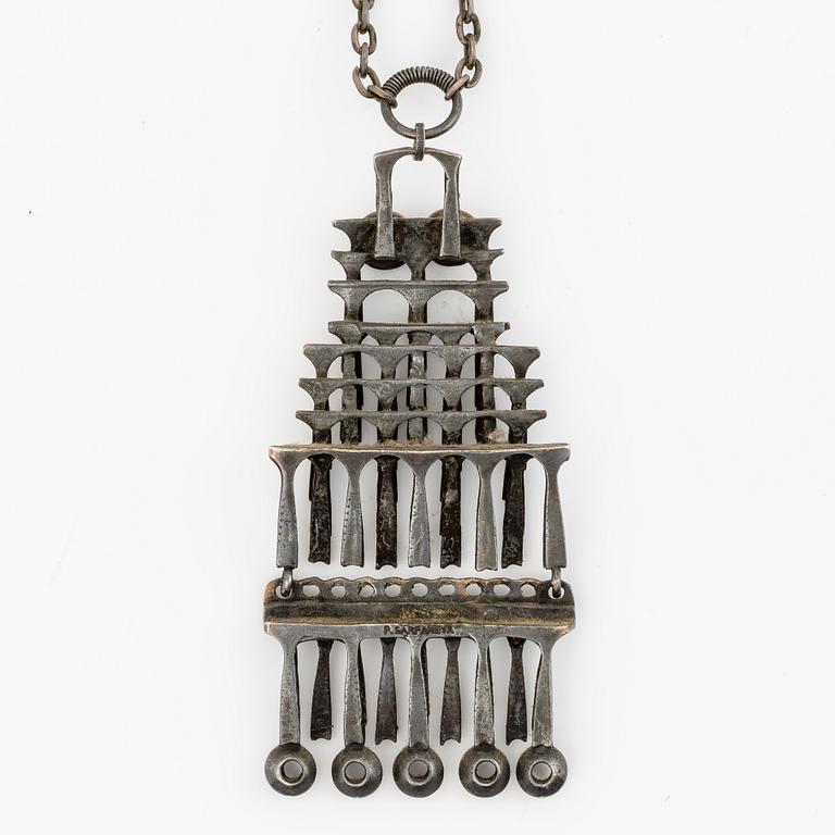 Pentti Sarpaneva, collier, brons.