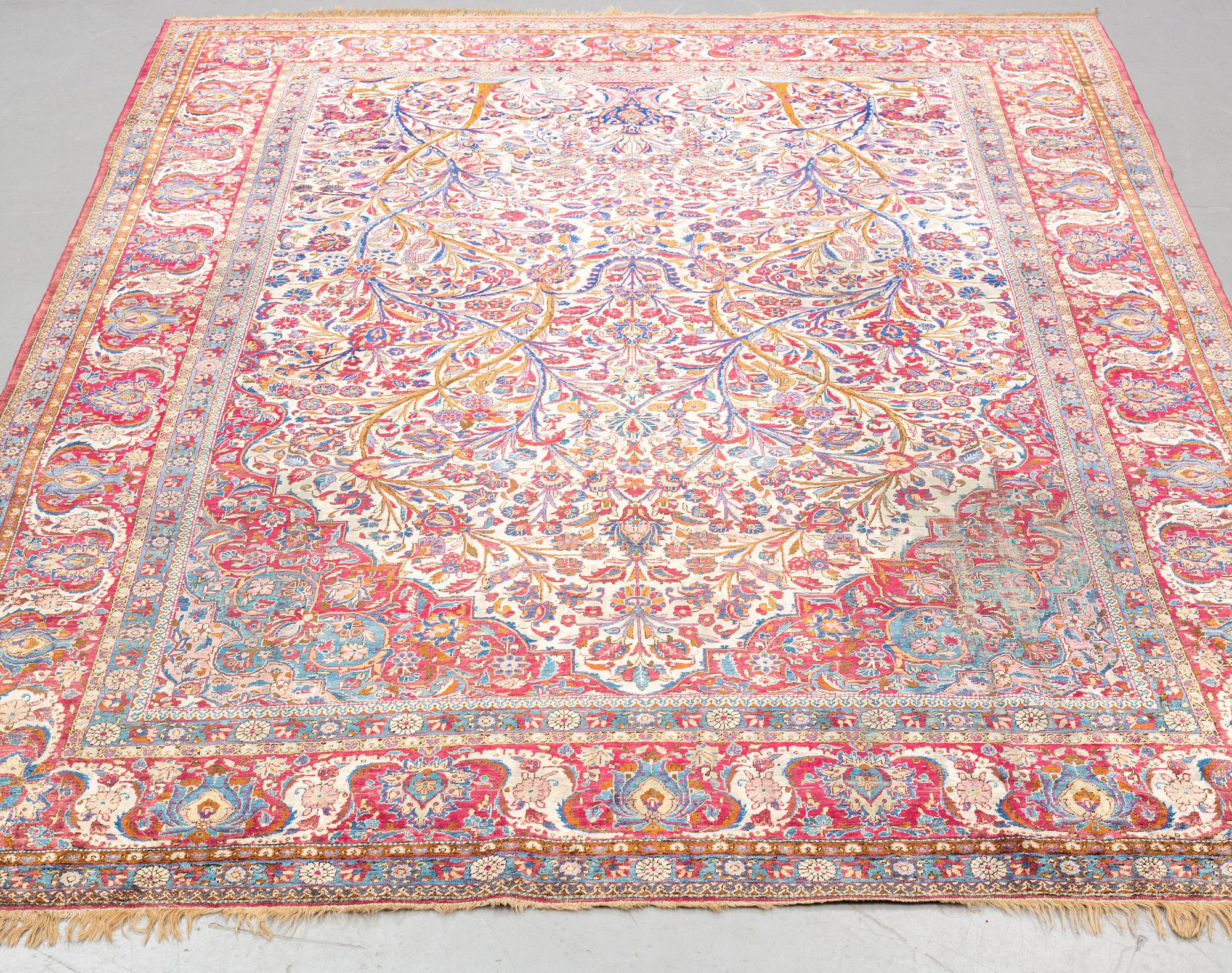 Matta, semiantik silke Keshan, ca 313 x 200-217 cm.
