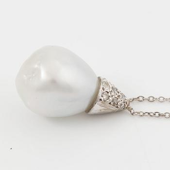 Necklace in platinum with a drop-shaped cultured pearl and brilliant-cut diamonds.