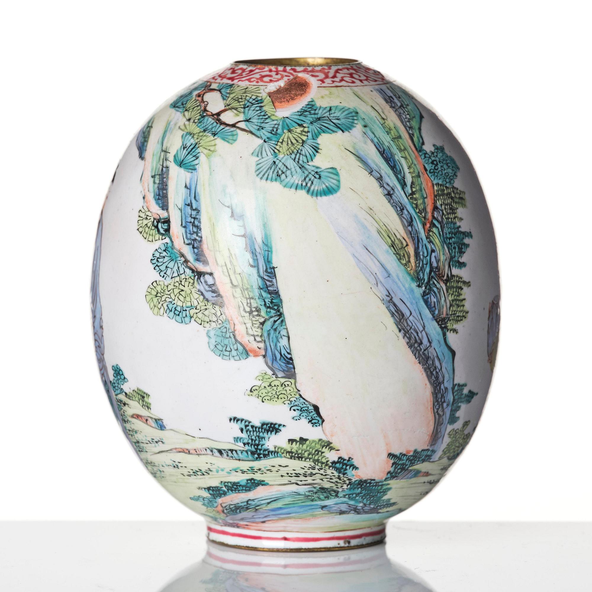 Vas, emalj på koppar. Qingdynastin, 1700-tal.