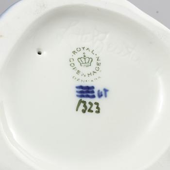 FIGURINER, 4 st, porslin, Royal Copenhagen och Bing & Gröndahl, 1900-tal.