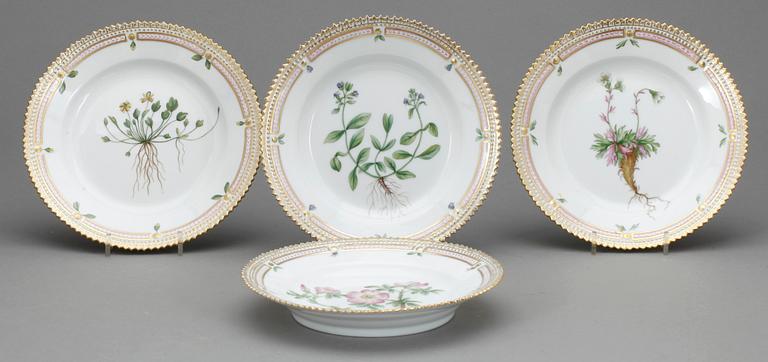 ASSIETTER, 4 stycken, porslin. "Flora Danica", Kunglig Dansk, 1900-tal.