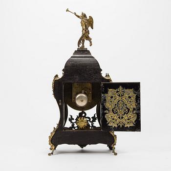 BORDSPENDYL,  Louis XV-stil, Frankrike, 1800-tal.