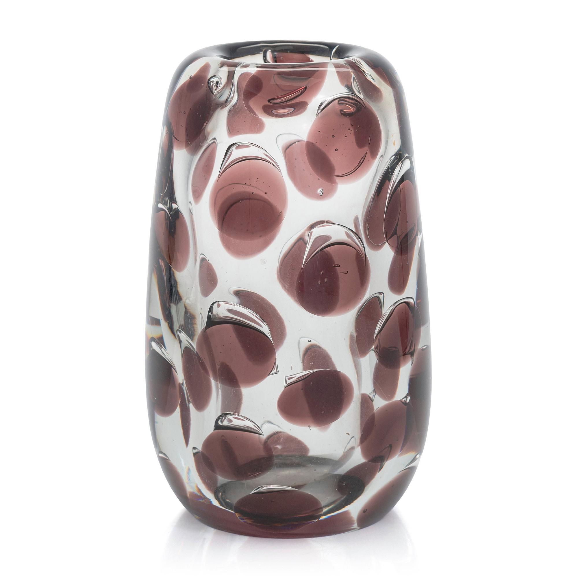 Saara Hopea, a SH 109 'Panther' vase, signed S. Hopea Nuutajärvi Notsjö -55.