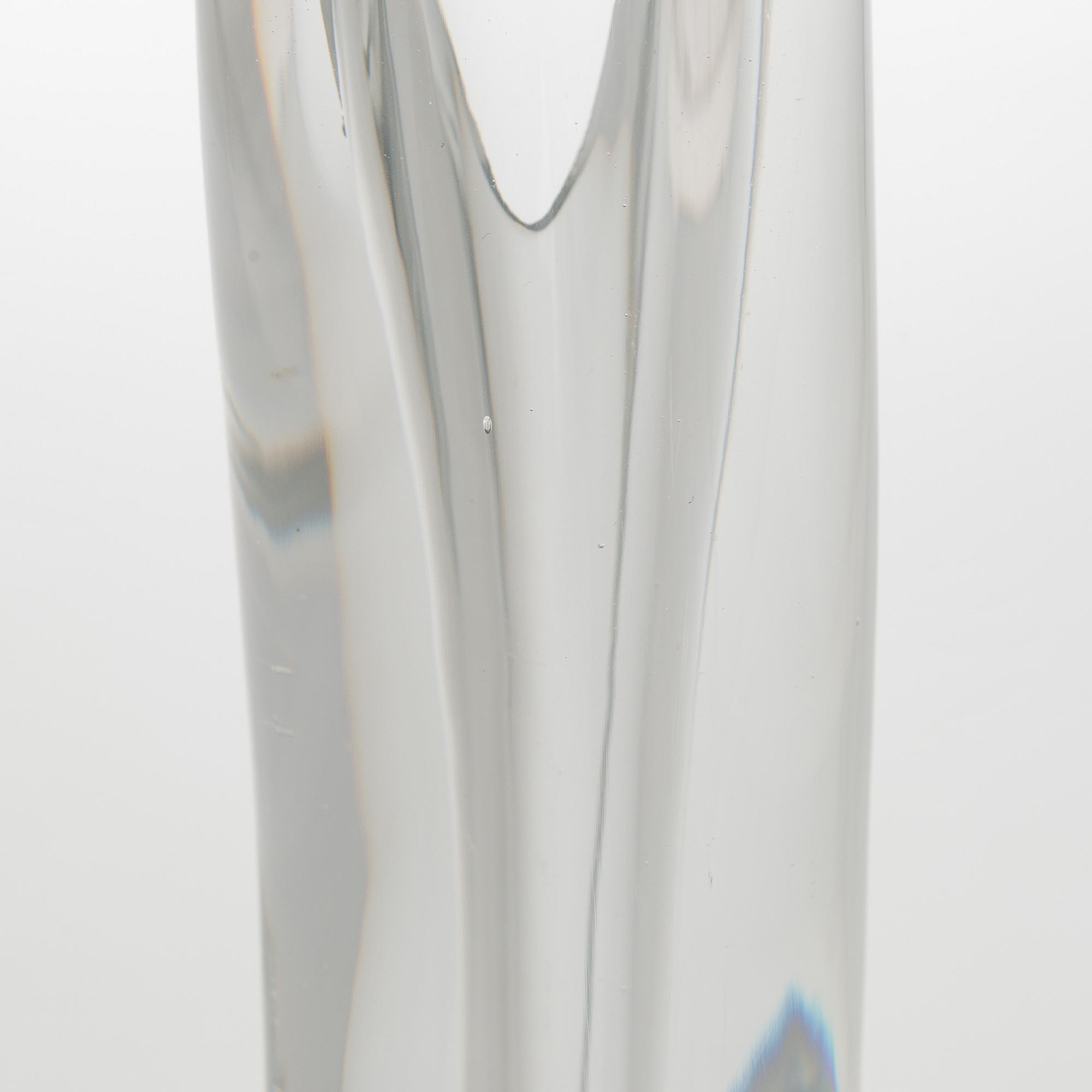 Aimo Okkolin, konstglas, , "Svärdslilja", signerad Riihimäen Lasi  Oy, Aimo Okkolin, Riihimäen Lasi Oy.