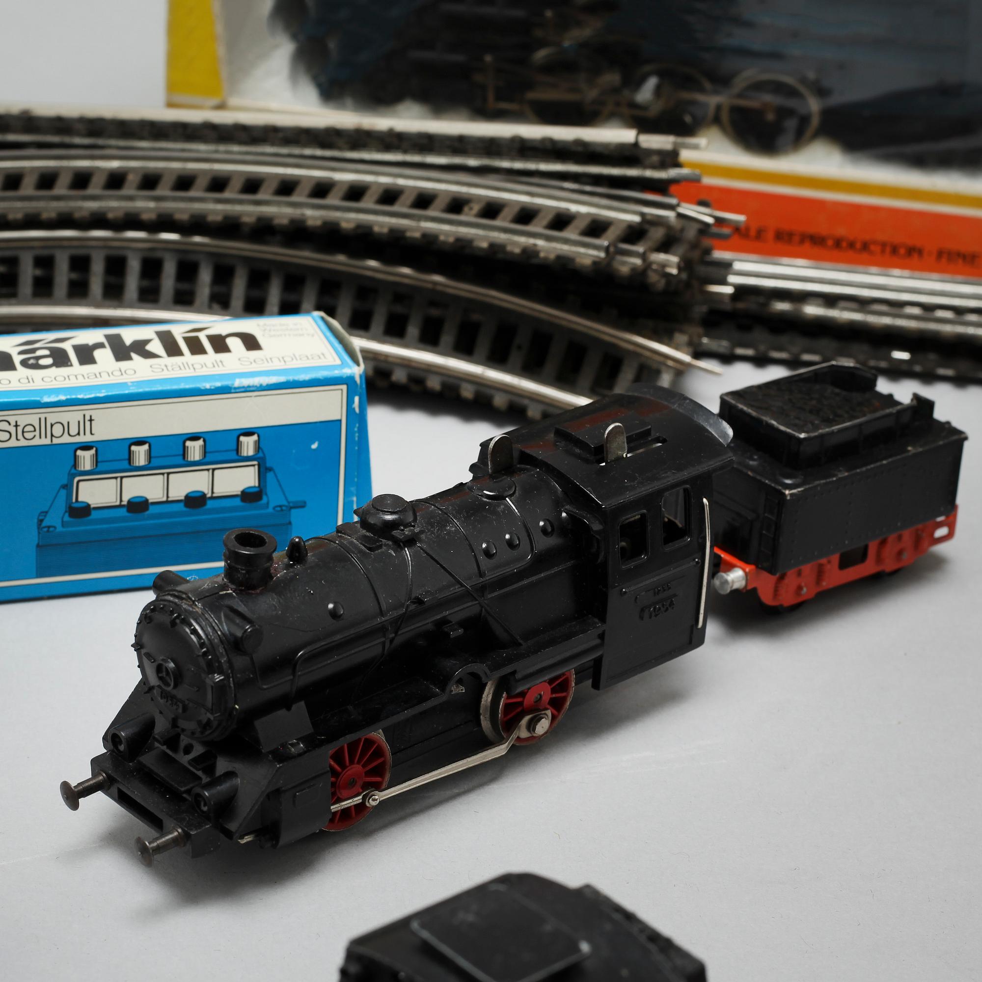 Model trains with rail from Fleishmann, Märkling and Mantua, 20th century.
