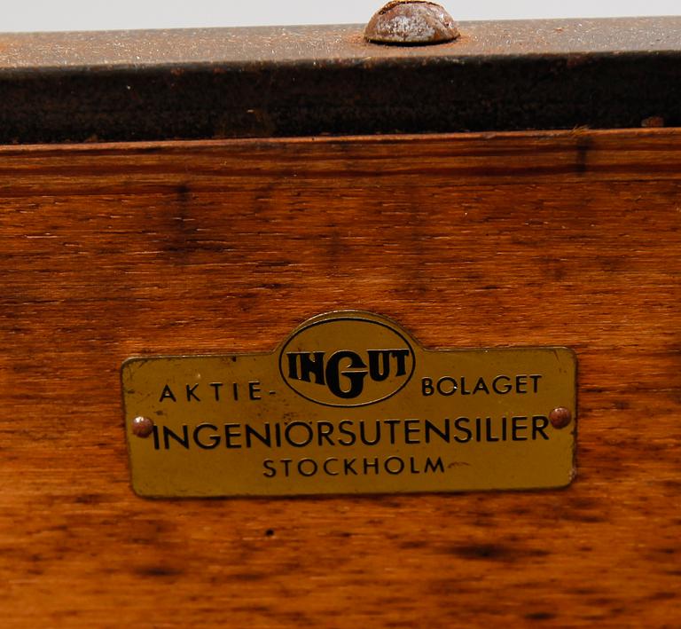 ARKITEKTBORD, Ingut, 1900-talets början.