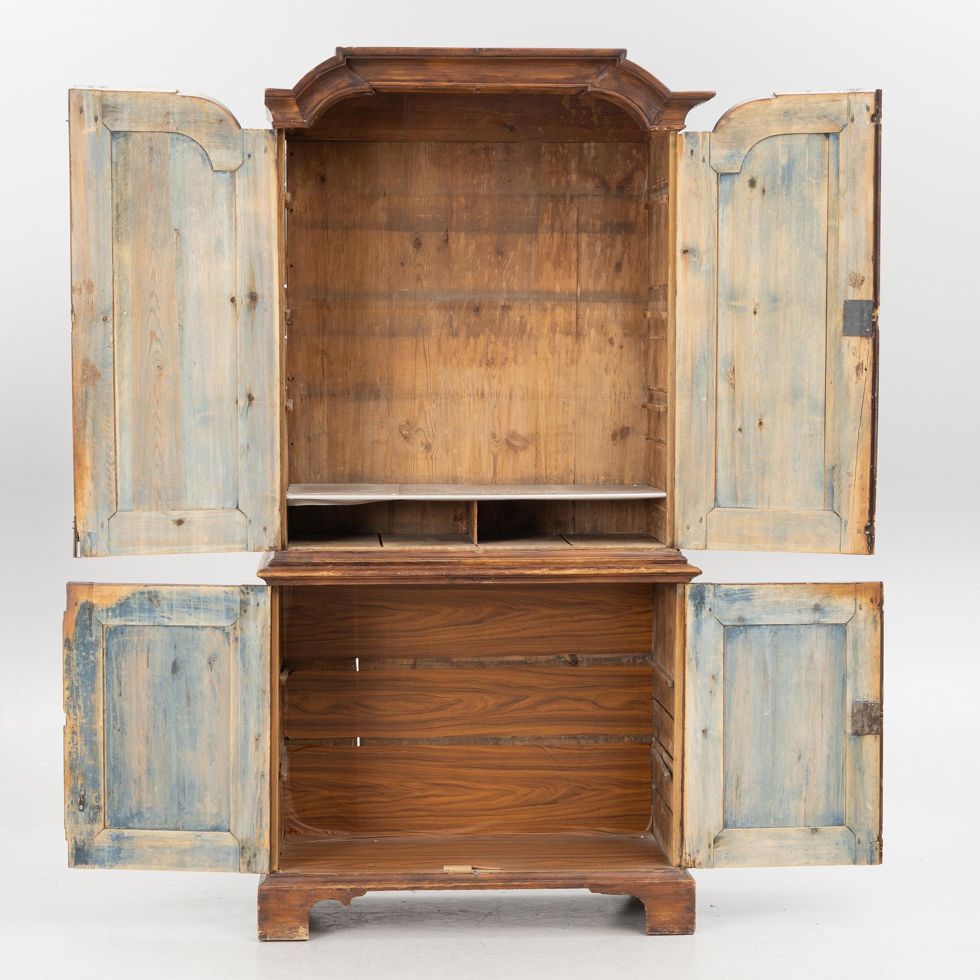 A cabinet, 18th/19th Century.