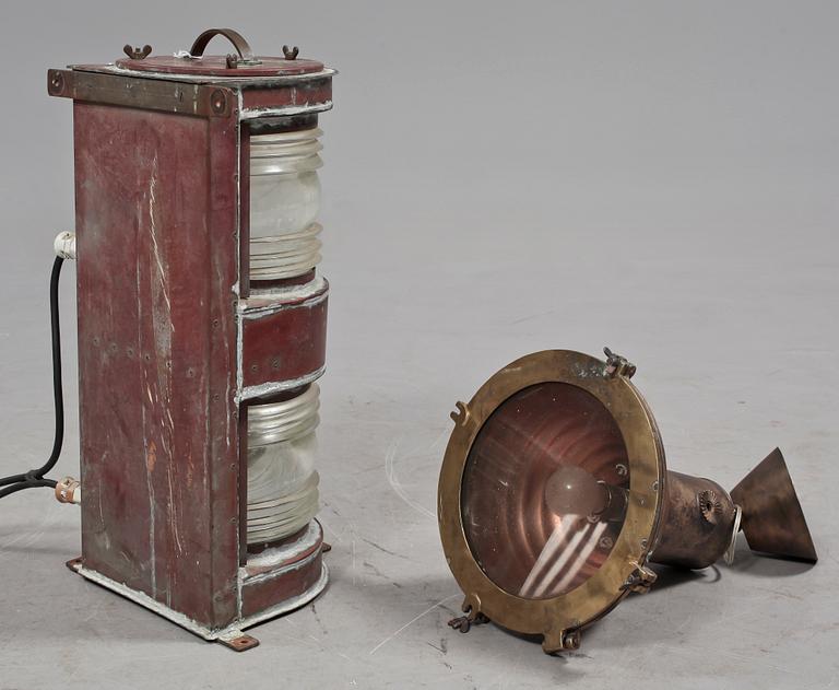 TOPPLANTERNA samt DÄCKSLAMPA, 1900-tal.