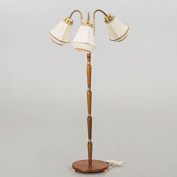 A PAGOS 1940-50'S FLOOR LAMP.