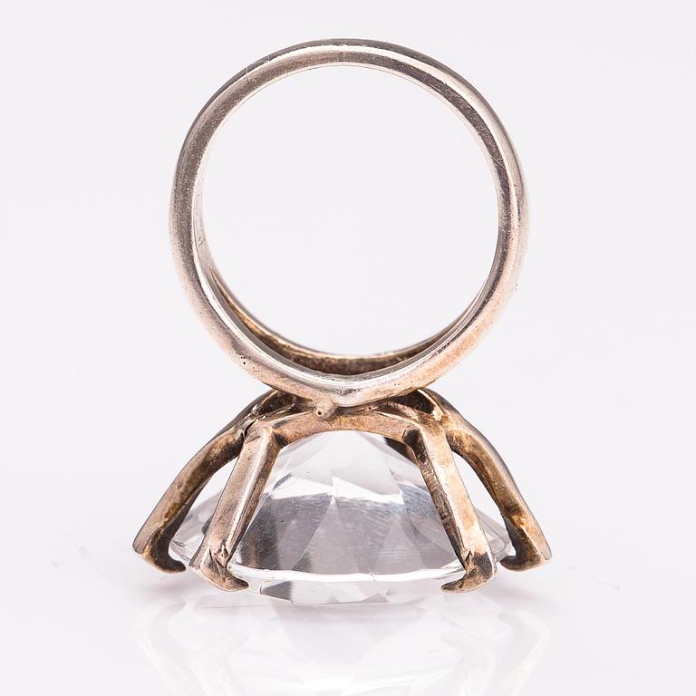 ERIK GRANIT, SORMUS, KAULAKORU ja RANNEKORU, hopeaa ja vuorikidettä. Helsinki 1962-81.