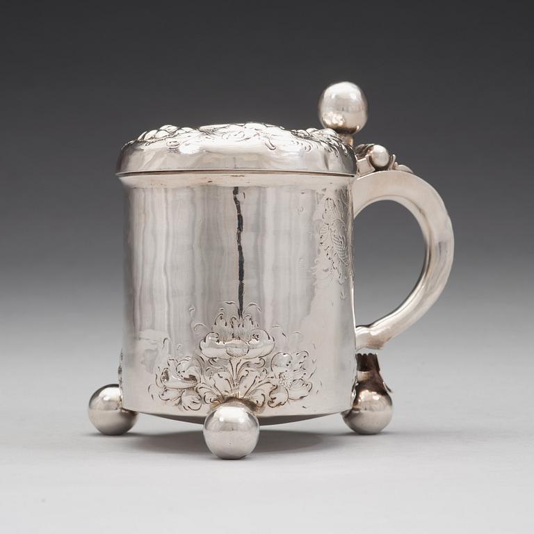 Johannes Johannesen Reimers d ä, dryckeskanna, silver, Bergen c:a 1700.