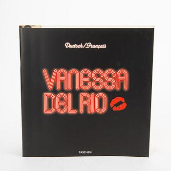 Dian Hanson, bokverk "Vanessa del Rio - Fifty Years of Slightly Slutty Behaviour"  Taschen numrerad upplaga 0993/1500 New York 2007.