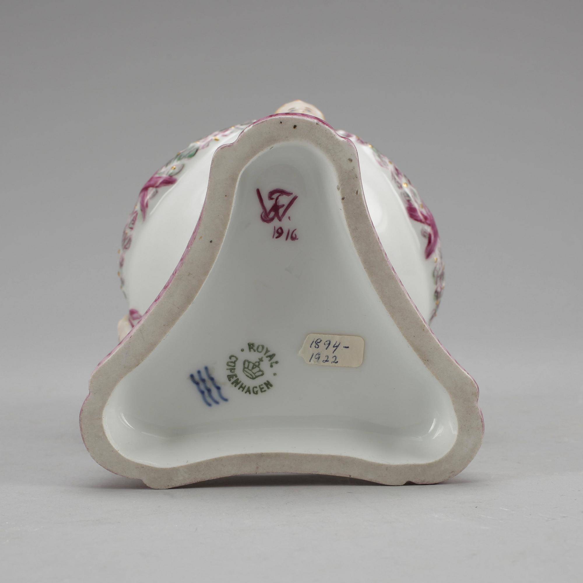 POTPURRIURNA, porslin, Royal Copenhagen, 1900-talets andra hälft.
