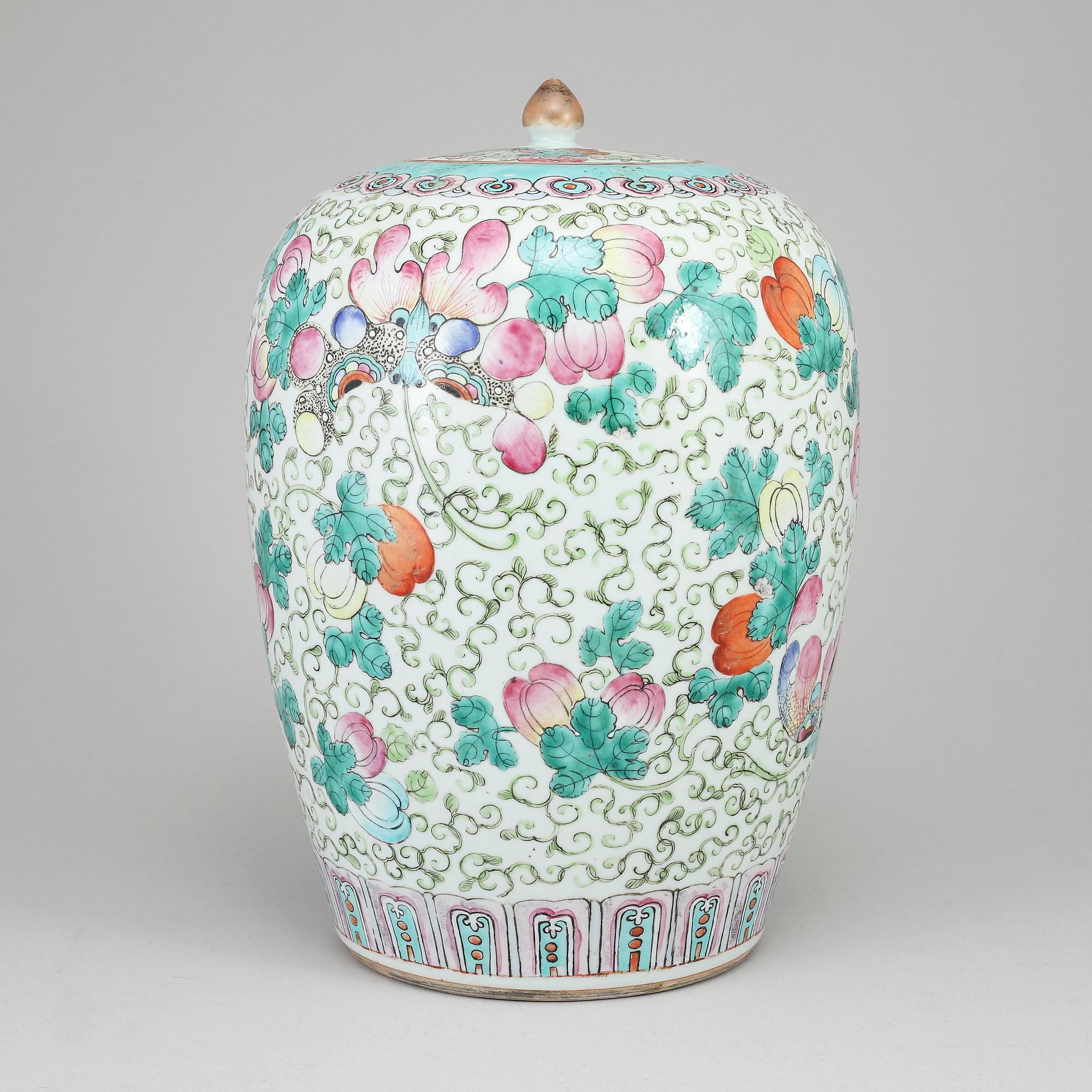 A famille rose jar, late Qing dynasty, circa 1900.