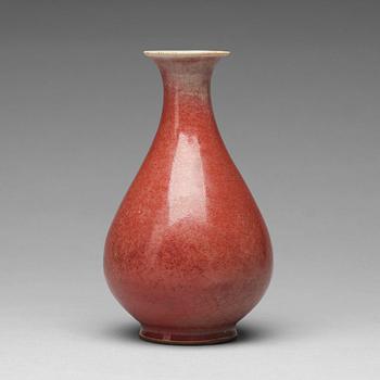 A peachbloom vase, Qing dynasty, 19th Century.