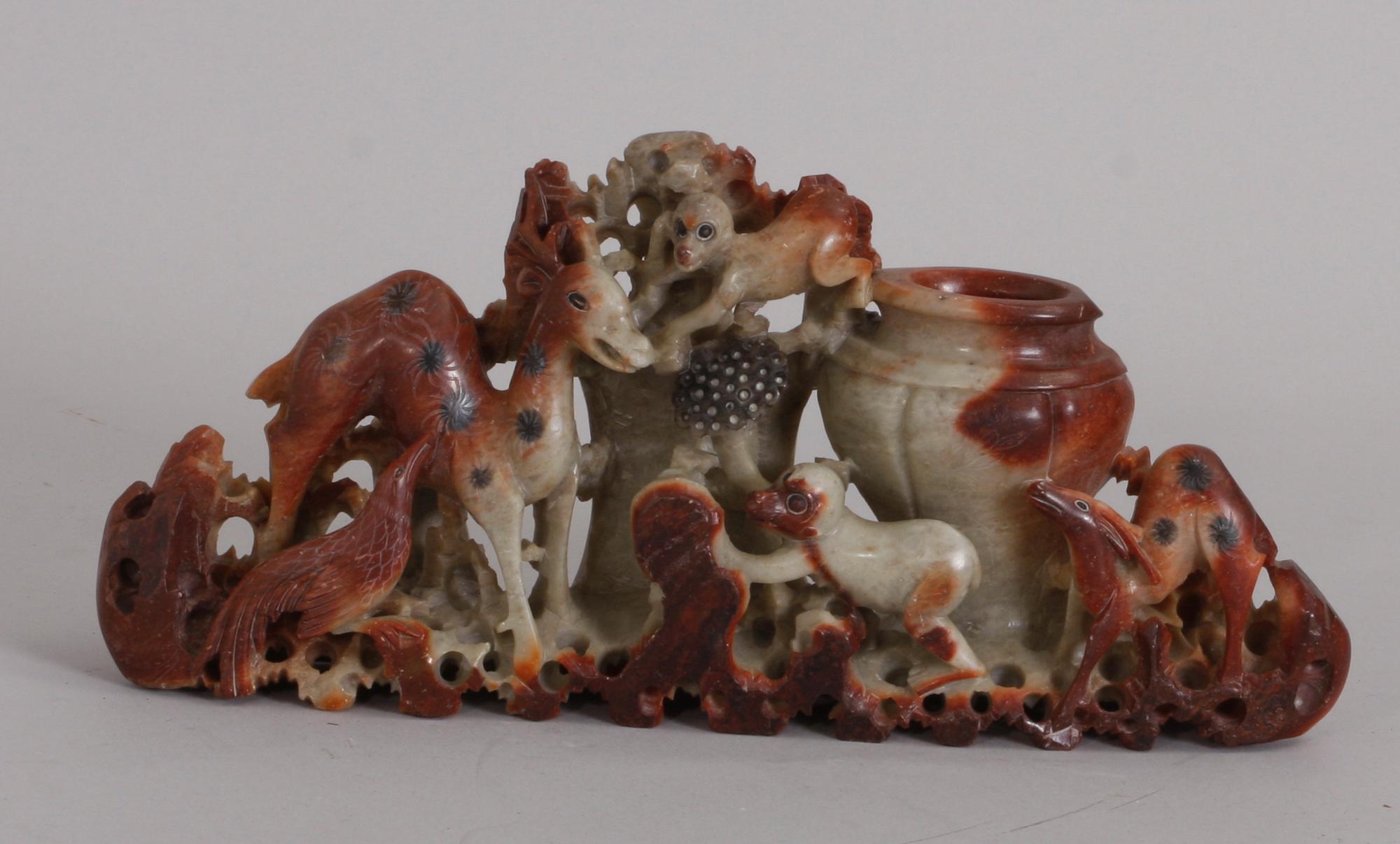 FIGURIN, soapstone. Orientalisk.