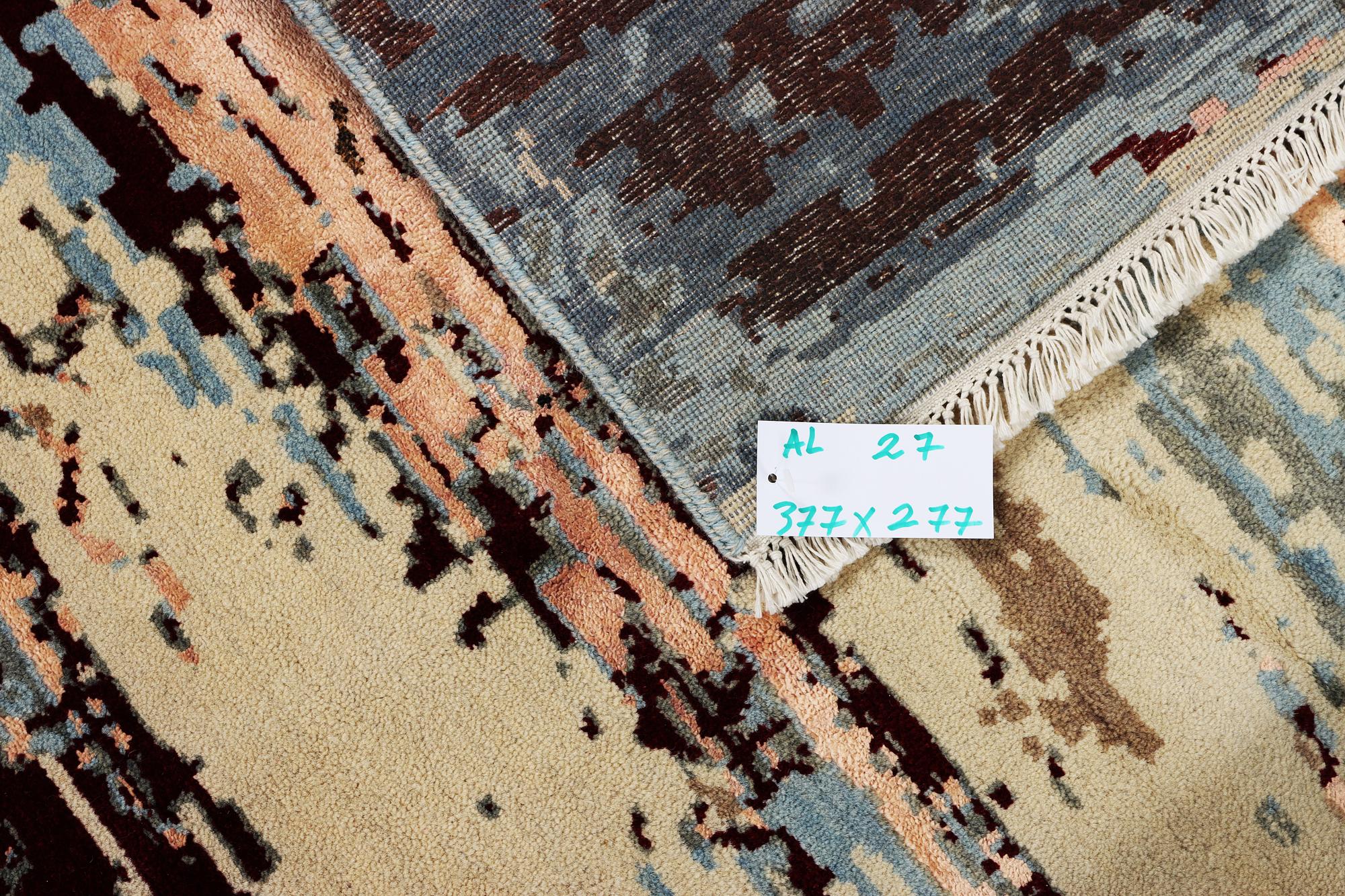 An oriental carpet with modern design, ca. 377 x 277 cm.