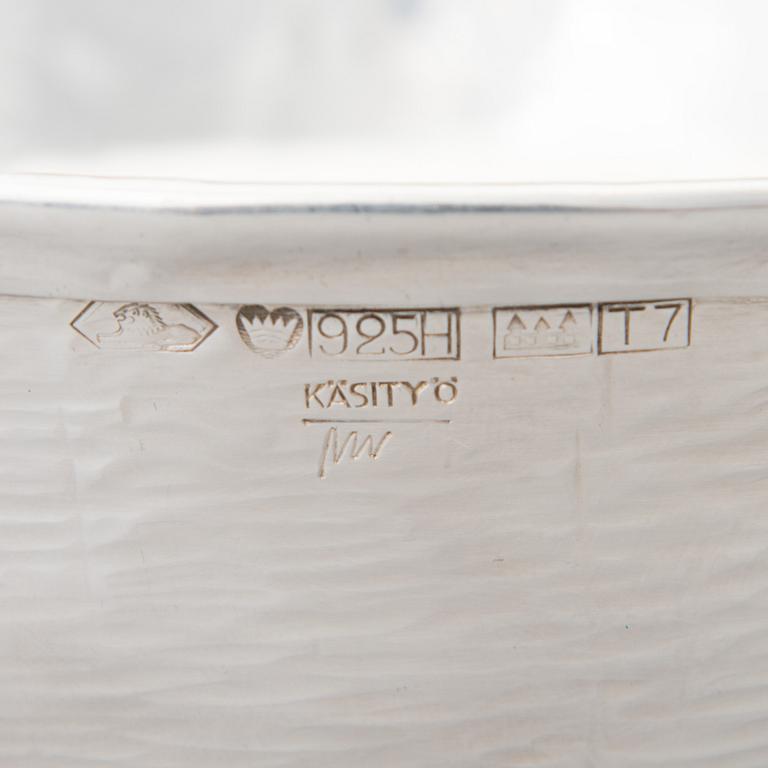 A sterling silver bowl marked TW. Hopeakeskus, Hämeenlinna 1972. Weight 498 g.