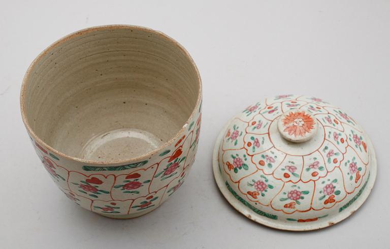 BOJAN MED LOCK, porslin, Kina, 1800-tal.