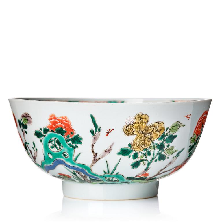 A famille verte bowl, Qing dynasty, Kangxi (1662-1722).