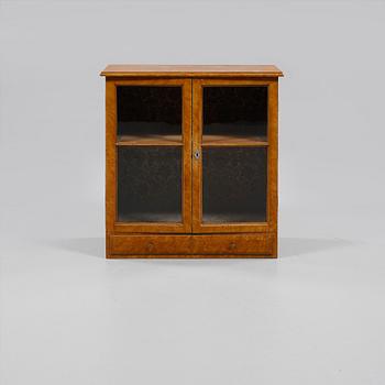 HÄNGSKÅP, 1800-tal.