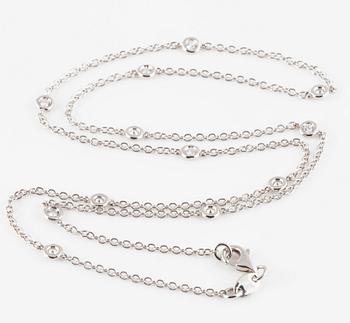 COLLIER, 18K vitguld med 12 briljantslipade diamanter ca 0.30 ct. Vikt 3,8 gram.